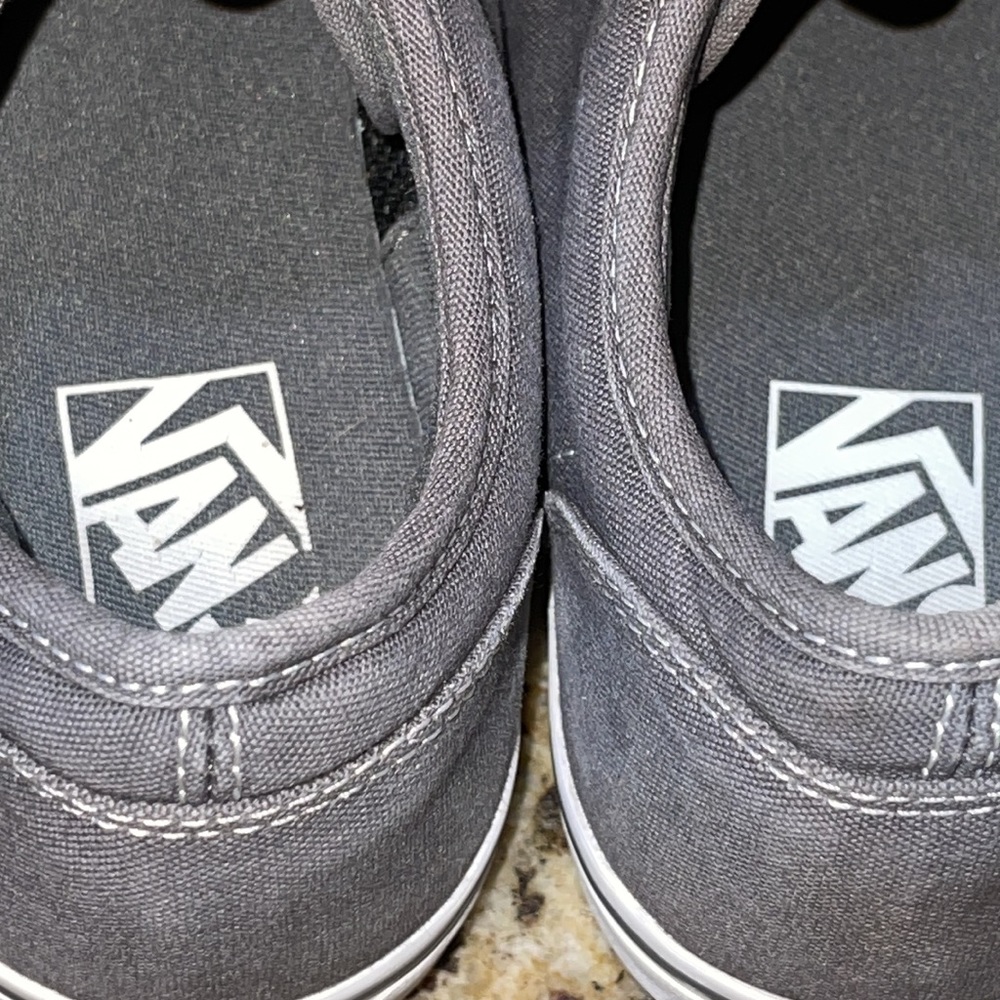 Vans - Picture 7 of 9